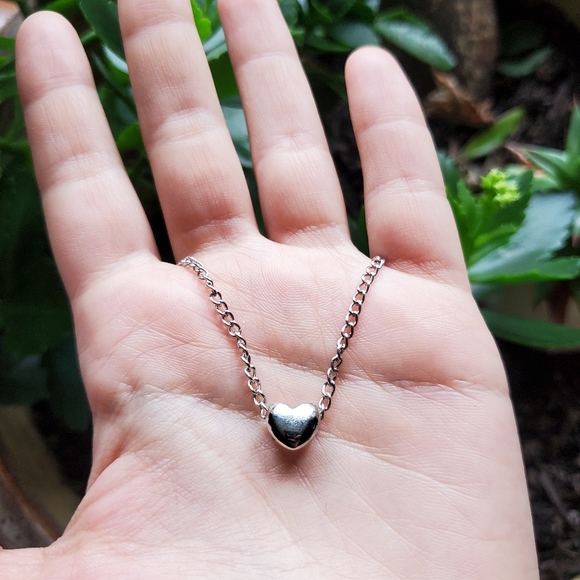 New Silver Heart Necklace - Picture 1 of 8